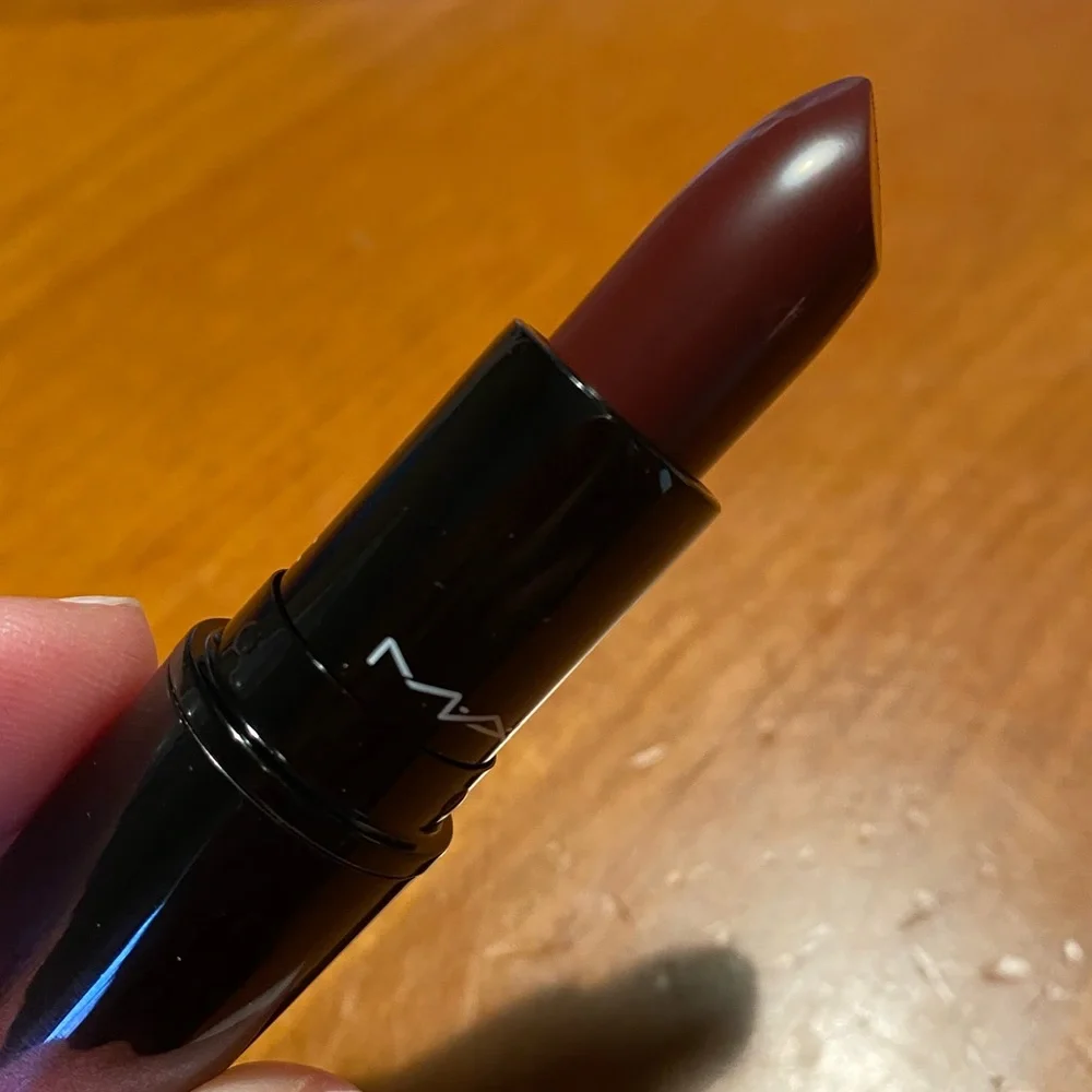 MAC Love Me Lipstick La Femme